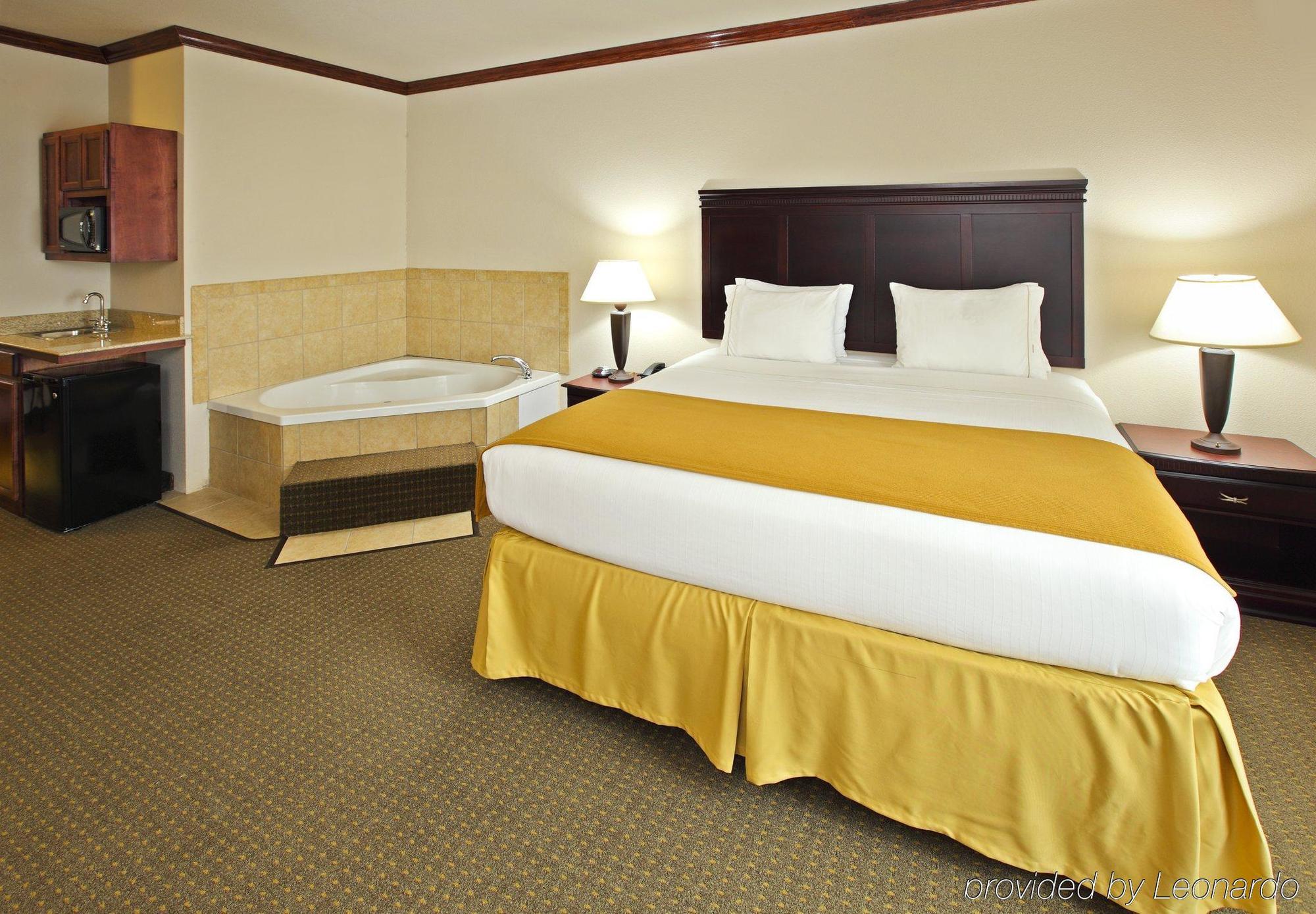 Holiday Inn Express Hotel & Suites Sherman Highway 75 By Ihg Habitación foto